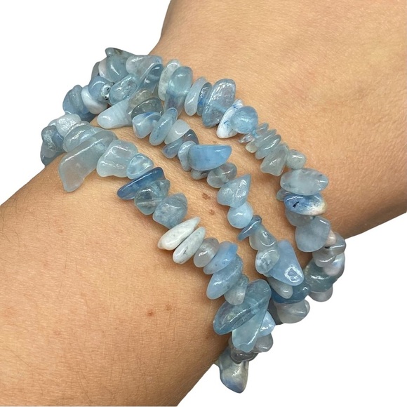 Aquamarine Gemstone Chips Beaded Stretch Bracelet Natural Stone Crystal Chip - Picture 3 of 4